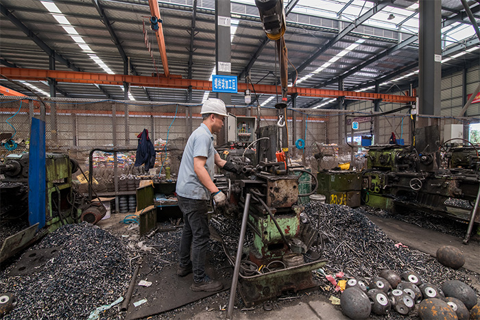 泰州网架配件-螺栓球加工车间